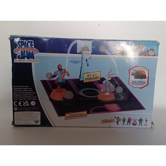 Space Jam A New Legacy - Gametime Playset with Lebron and Bugs Bunny Figurines - Picture 5 of 11